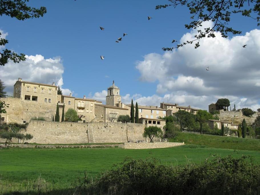 Le Maset Des Aires Avec Vue Sur Le Luberon Et Son Jacuzzi Exterieur Disponible De Juin A Mi-Septembre Maubec  المظهر الخارجي الصورة