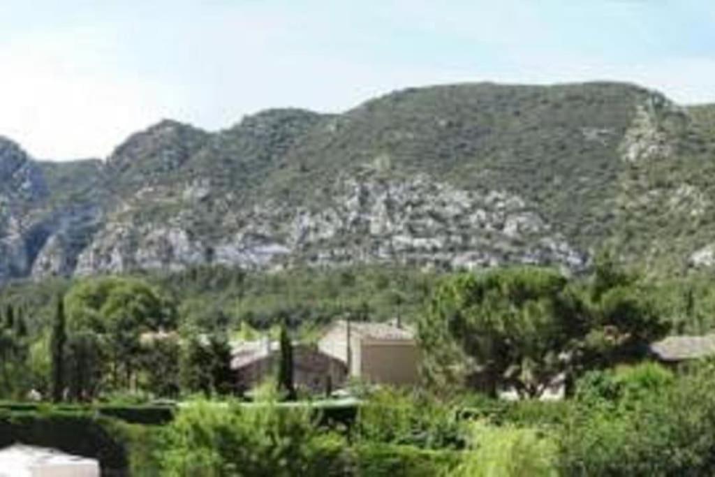 Le Maset Des Aires Avec Vue Sur Le Luberon Et Son Jacuzzi Exterieur Disponible De Juin A Mi-Septembre Maubec  المظهر الخارجي الصورة